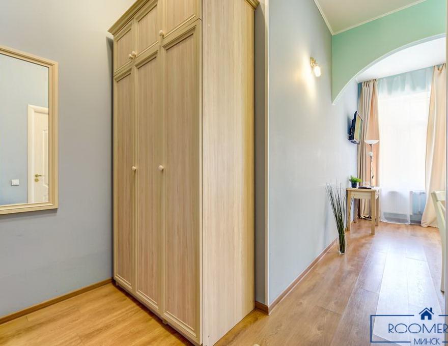 Однокомнатная квартира по адресу Грибоедова, 4 прихожая