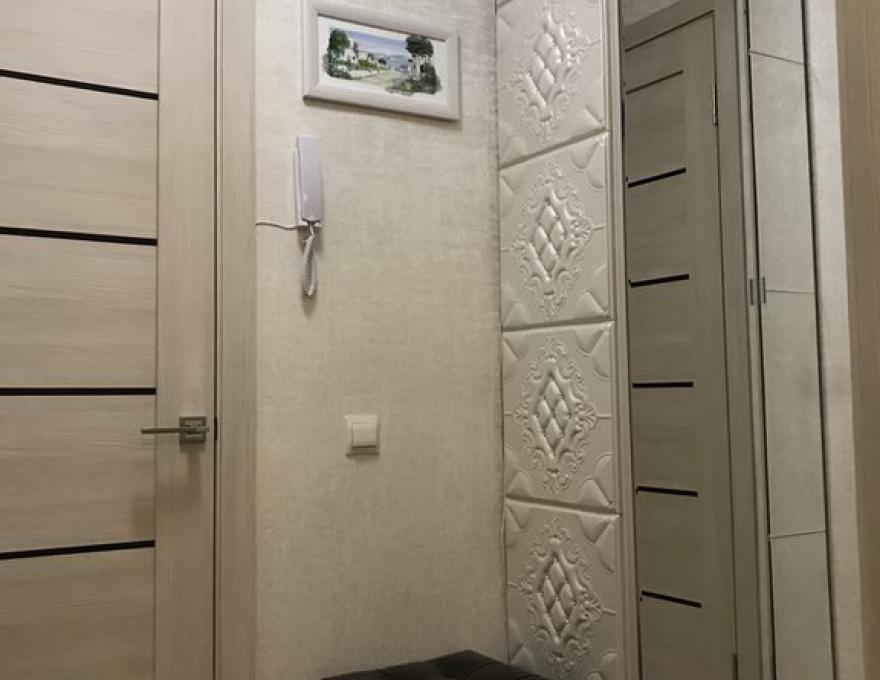 Квартира на сутки в Минске возле метро Кунцевщина прихожая