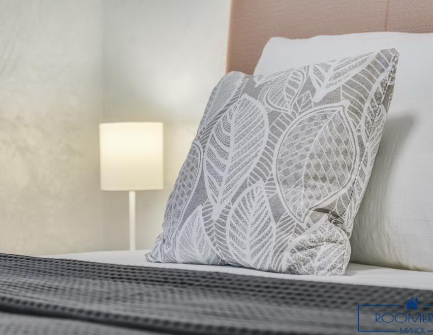 Двухкомнатная квартира на сутки Дзержинского спальня