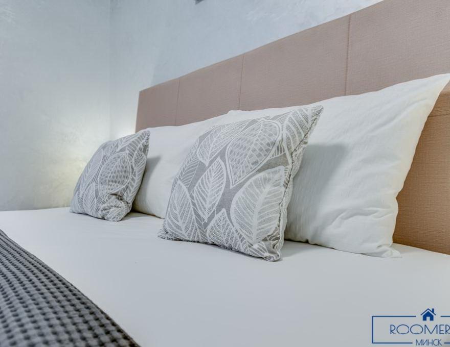 Двухкомнатная квартира на сутки Дзержинского спальня