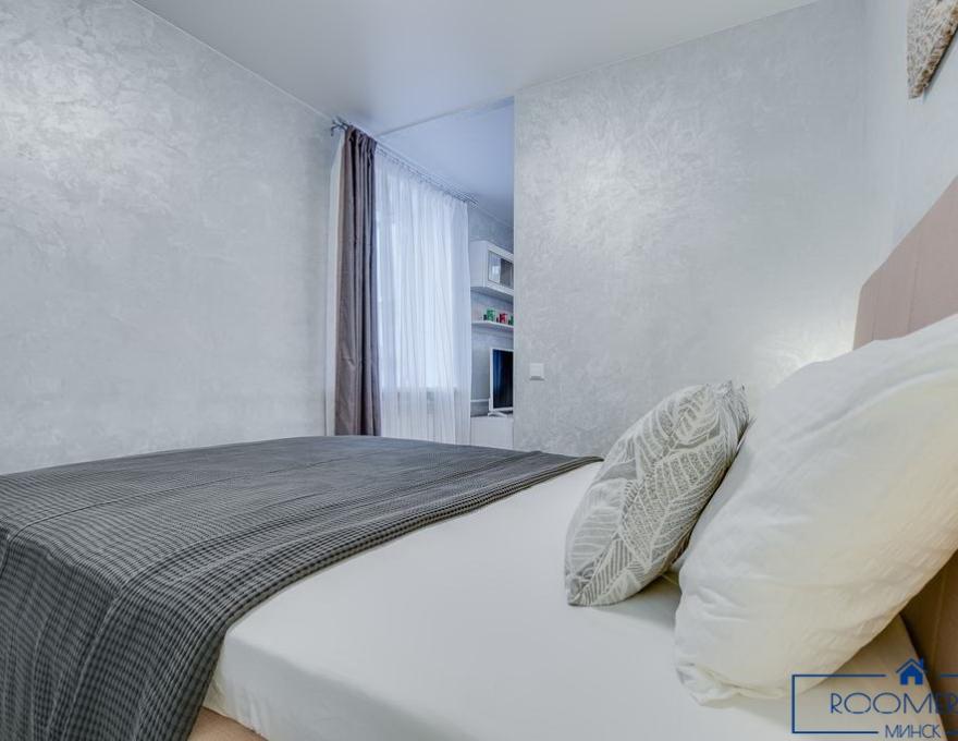 Двухкомнатная квартира на сутки Дзержинского спальня