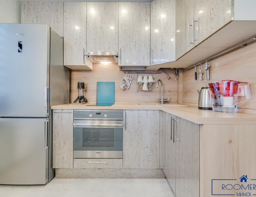 Двухкомнатная квартира на сутки Дзержинского кухня