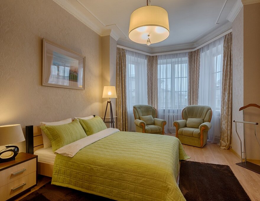 4 bedroom apartment in the center Nezavisimosti av. 14