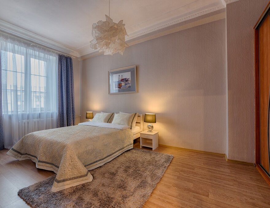 4 bedroom apartment in the center Nezavisimosti av. 14