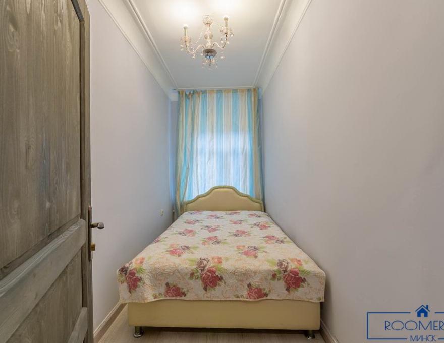 Квартира на сутки в Минске возле метро Площадь Якуба Коласа спальня