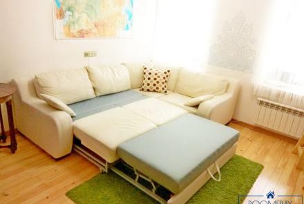 Квартира на сутки в Минске на улице Мельникайте, 12 гостиная