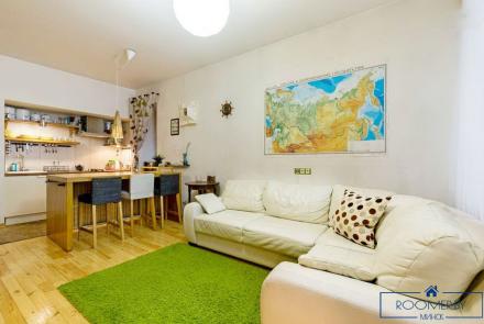 Квартира на сутки в Минске на улице Мельникайте, 12 гостиная