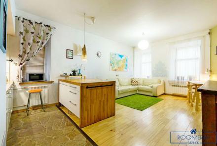 Квартира на сутки в Минске на улице Мельникайте, 12 гостиная