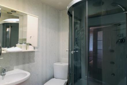 Двухкомнатная квартира на сутки в Минске на Ольшевского ванна