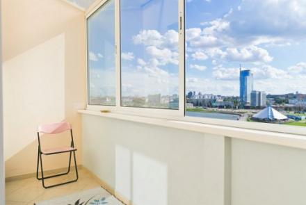 Двухуровневая четырехкомнатная квартира на сутки Сторожевская, 8 балкон