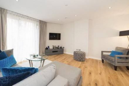 Трехкомнатная квартира на сутки на Киселева, 10 в Минске гостиная