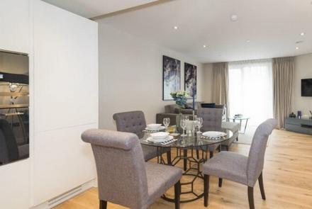 Трехкомнатная квартира на сутки на Киселева, 10 в Минске гостиная