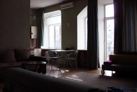 Квартира на сутки в Минске на улице Мельникайте, 5 гостиная