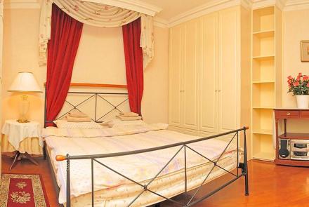 Однокомнатная квартира посуточно в Минске проспект Машерова, 42 спальня