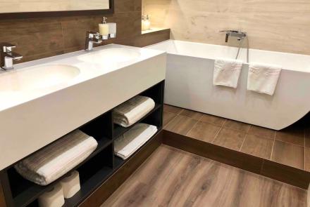 Четырехкомнатная квартира на сутки Минск Сторожевская, 6 ванна