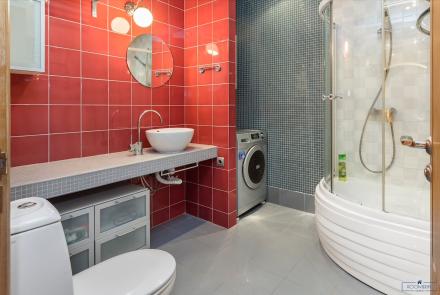 Четырехкомнатная квартира на сутки Минск Сторожевская, 8 ванна