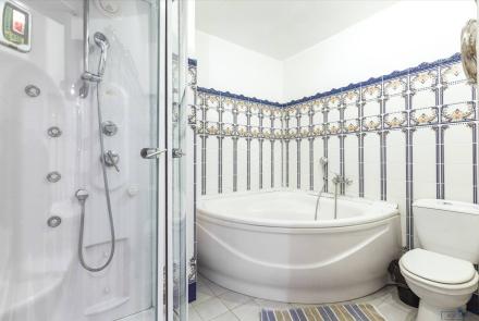 Четырехкомнатная квартира на сутки Минск Сторожевская, 8 ванна