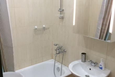 Двухкомнатная квартира на сутки Минск Димитрова ванна