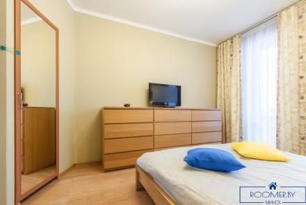 Двухкомнатная квартира на сутки Минск Димитрова спальня