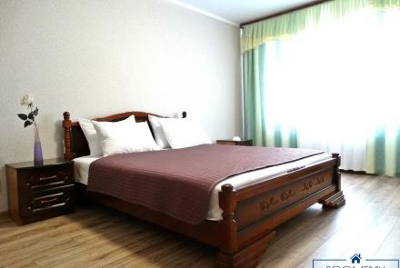 Однокомнатные апартаменты на сутки Минск Мельникайте спальня