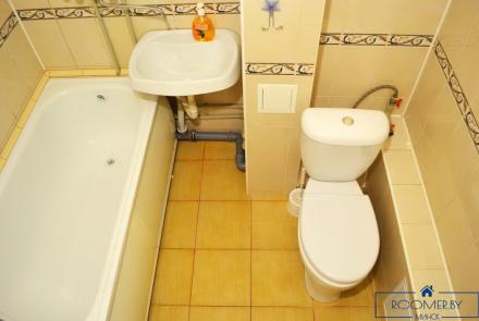 Однокомнатная квартира на сутки Машерова ванна