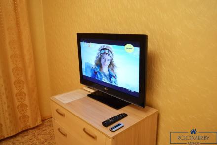 Однокомнатная квартира на сутки Машерова спальня