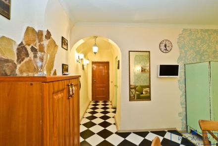 Квартира на сутки в Минске возле метро Молодежная прихожая