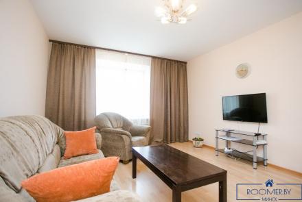 Трехкомнатная квартира на сутки в Минске на проспекте Независимости гостиная