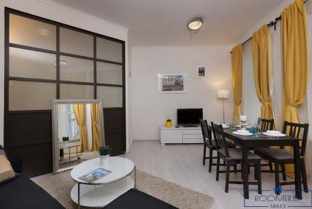 Квартира на сутки в Минске возле метро Немига гостиная