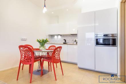 Квартира на сутки в Минске на улице Скрыганова, 4Д кухня