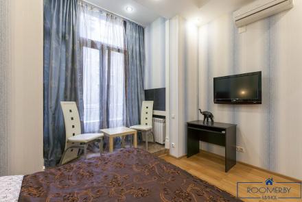 Квартира на сутки в Минске на улице Притыцкого, 73 гостиная