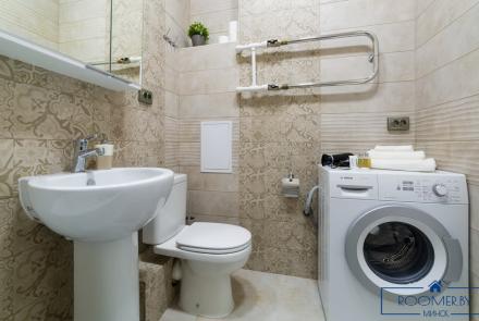 Двухкомнатная квартира на сутки в Минске на Ольшевского ванна