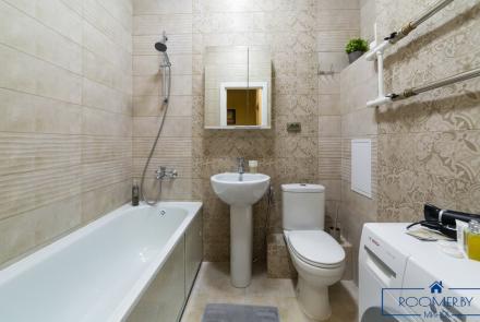 Двухкомнатная квартира на сутки в Минске на Ольшевского ванна