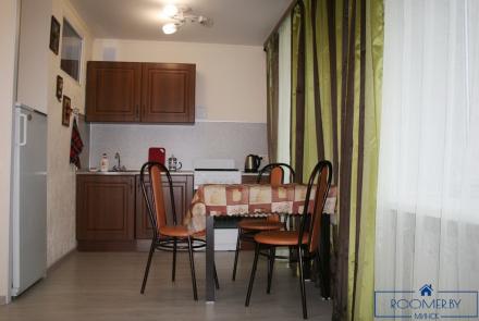 Однокомнатня квартира на сутки в Минске Глебки кухня