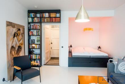 Однокомнатная квартира на сутки в Минске на Притыцкого спальня