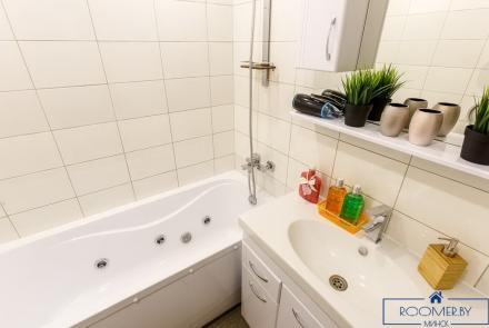 Однокомнатная квартира на сутки в Минске на Притыцкого ванна