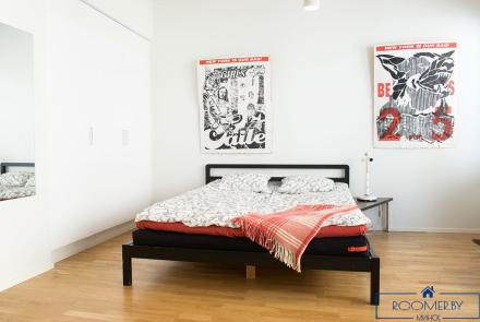 Однокомнатная квартира на сутки в Минске на Притыцкого спальня