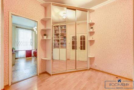 Квартира на сутки в Минске возле метро Спортивная прихожая