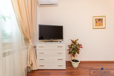 Однокомнатная квартира в Минске на Красноармейской спальня