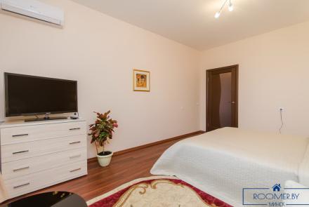 Однокомнатная квартира в Минске на Красноармейской спальня