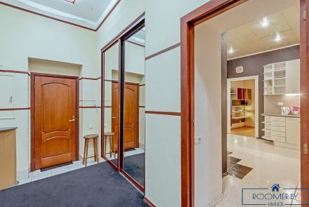 Квартира на сутки в Минске возле метро Купаловская прихожая