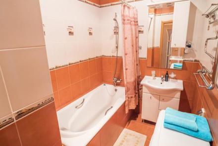 Однокомнатная квартира на сутки в Минске Гурского, 31 ванна