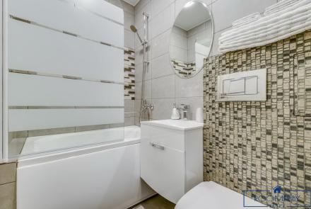 Двухкомнатная квартира на сутки Дзержинского ванна