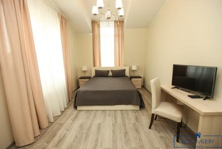 Двухкомнатная квартира на сутки в Минске Короля спальня