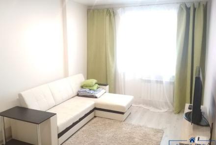 Однокомнатная квартира на сутки Гурского спальня