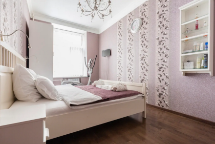 Четырехкомнатная квартира на сутки в Минске спальня