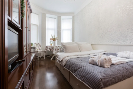 Четырехкомнатная квартира на сутки в Минске спальня