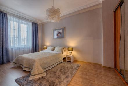 4 bedroom apartment in the center Nezavisimosti av. 14