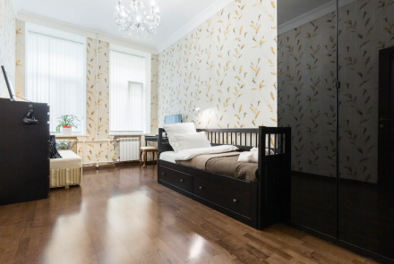 Четырехкомнатная квартира на сутки в Минске спальня