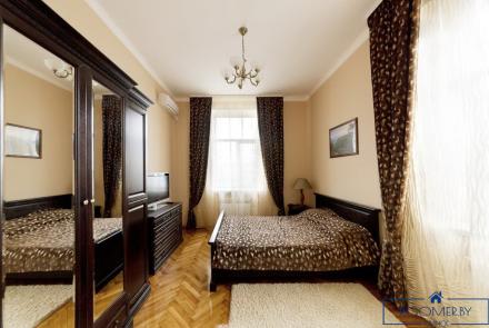 Пятикомнатная квартира на сутки Минск Кирова спальня